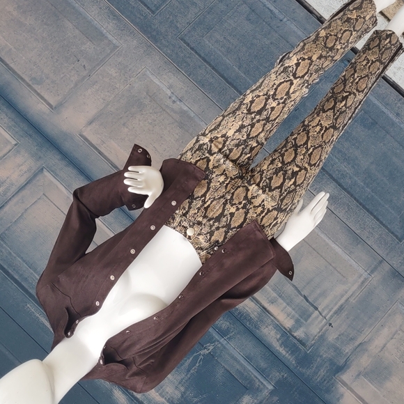 Hailee c Ladies Reptilian Designed Stretch Fabric Jeans - Picture 1 of 17